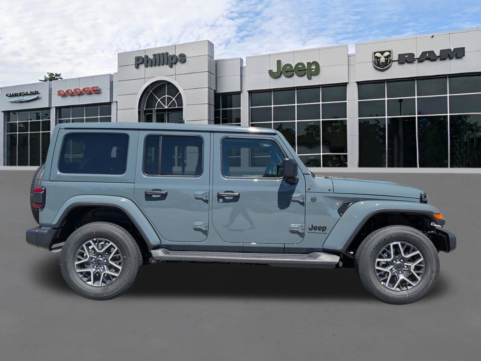 New 2026 Jeep Wrangler Unlimited Sahara AWD/4WD image 2