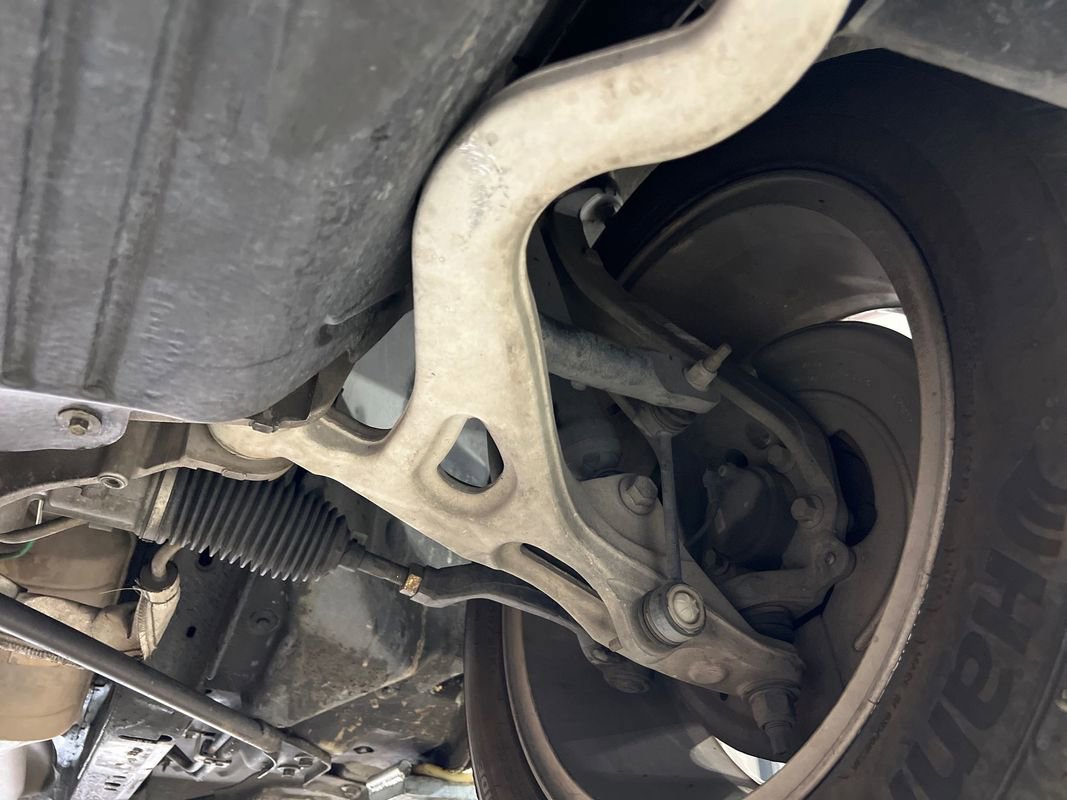 Used 2003 Ford Thunderbird image 42