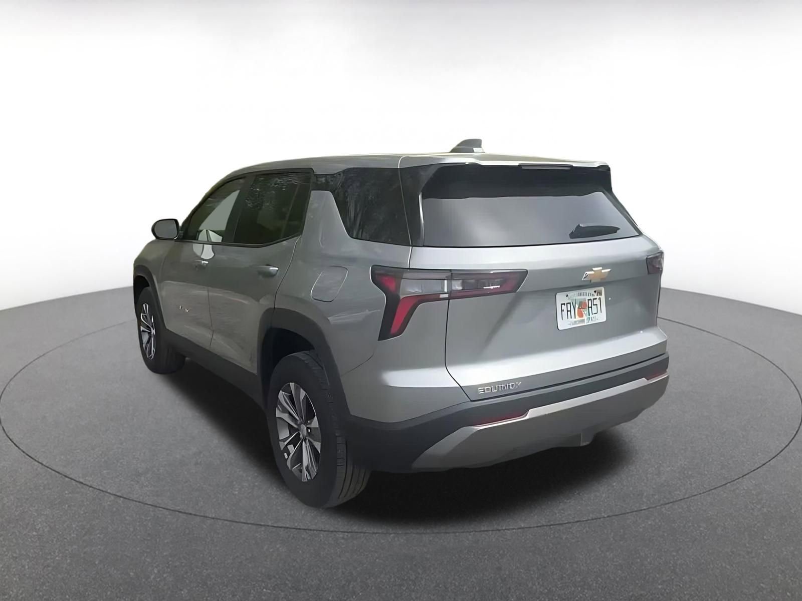 Used 2025 Chevrolet Equinox LT FWD image 11