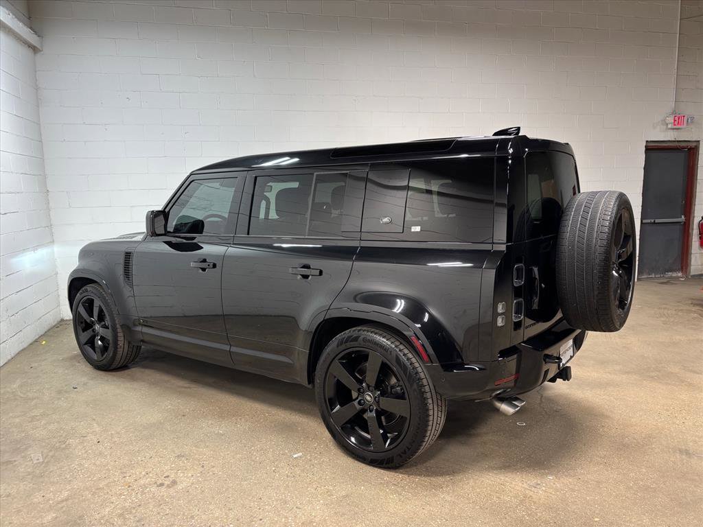 Used 2023 Land Rover Defender 110 V8 image 10