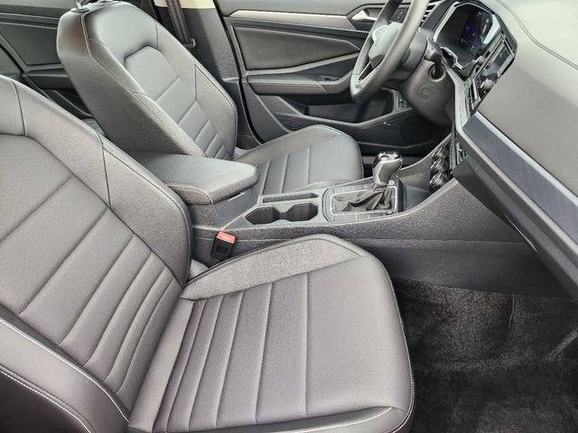 New 2024 Volkswagen Jetta SE image 10