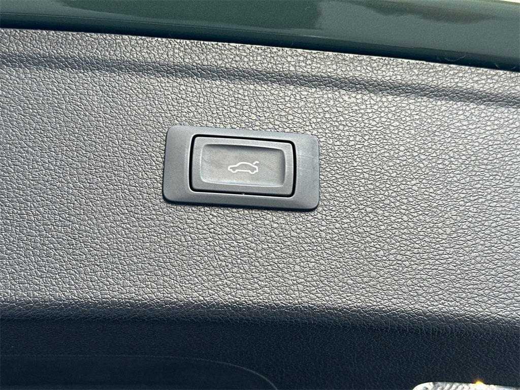 Used 2024 Audi Q5 e Premium image 7