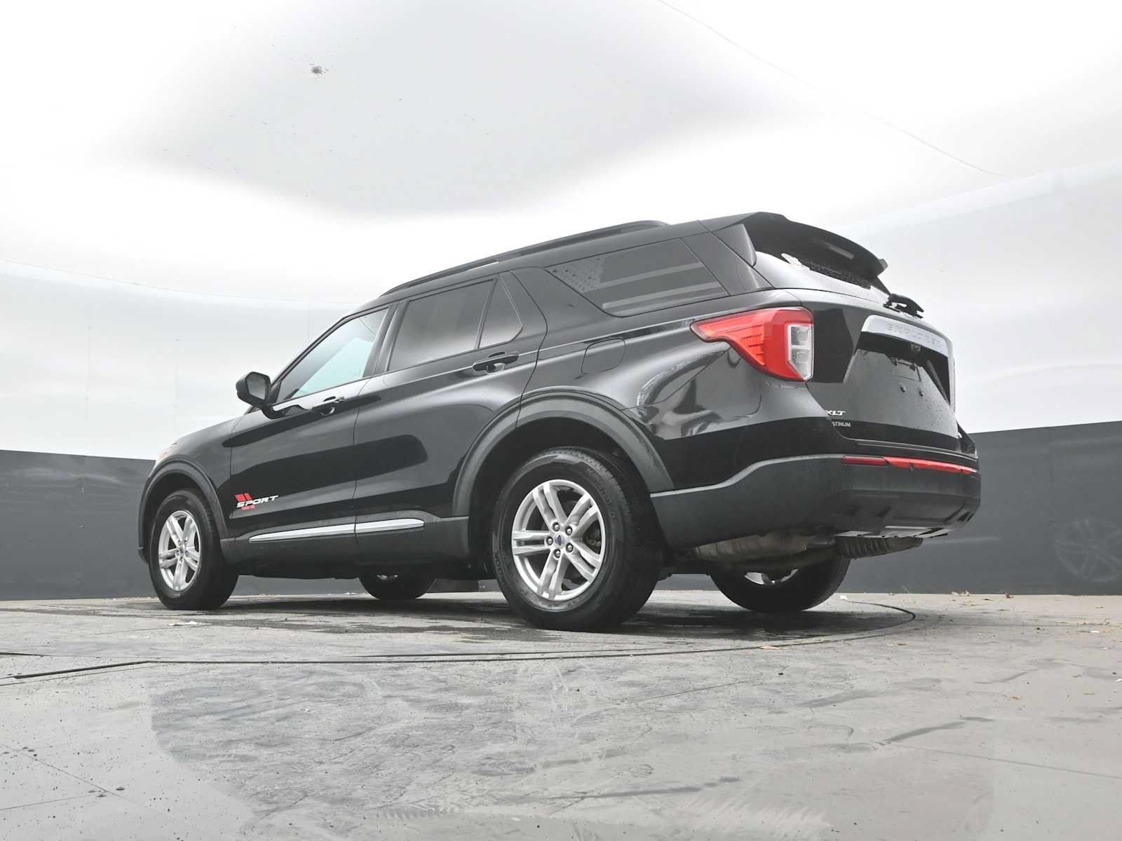 Used 2021 Ford Explorer XLT AWD/4WD image 23