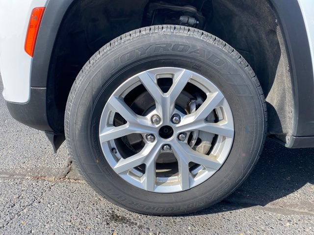 Used 2023 Jeep Grand Cherokee Limited AWD/4WD image 22