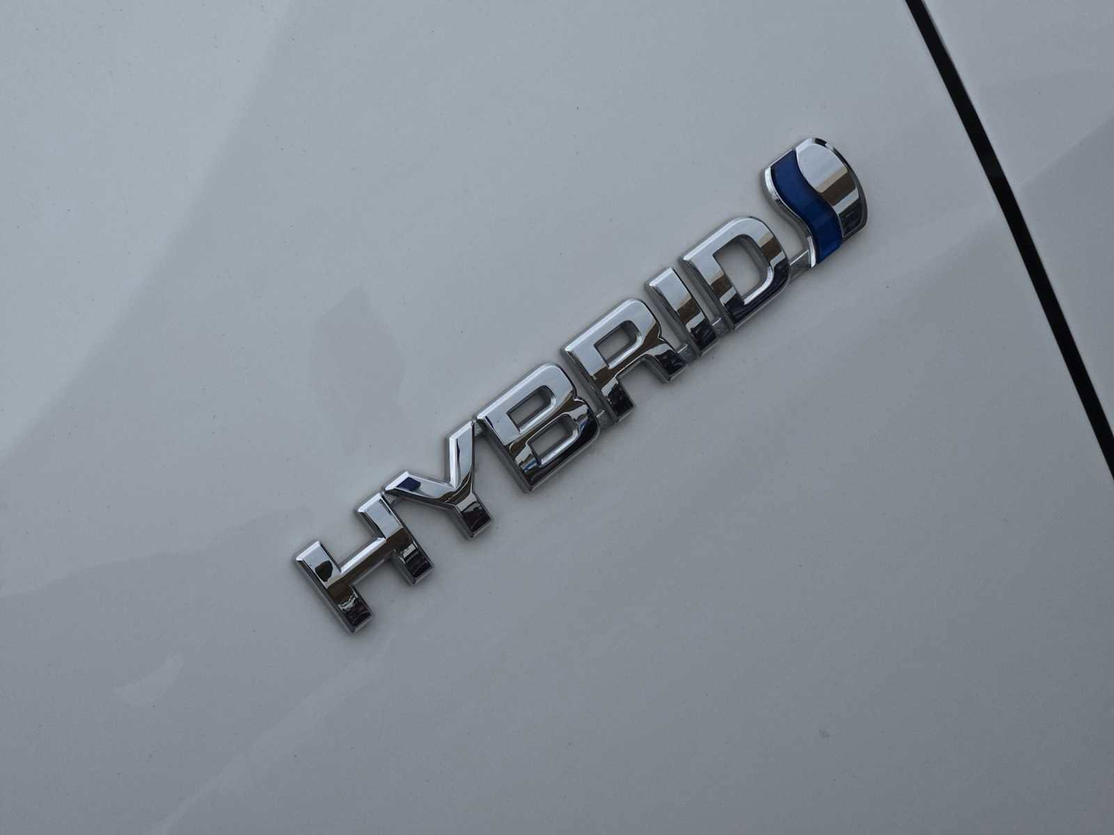 Used 2020 Toyota RAV4 LE image 12