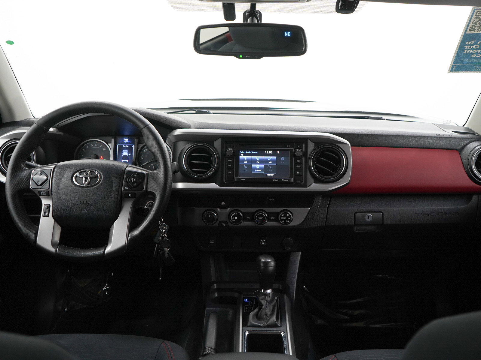 Used 2017 Toyota Tacoma SR5 w/ Tow Package AWD/4WD image 13