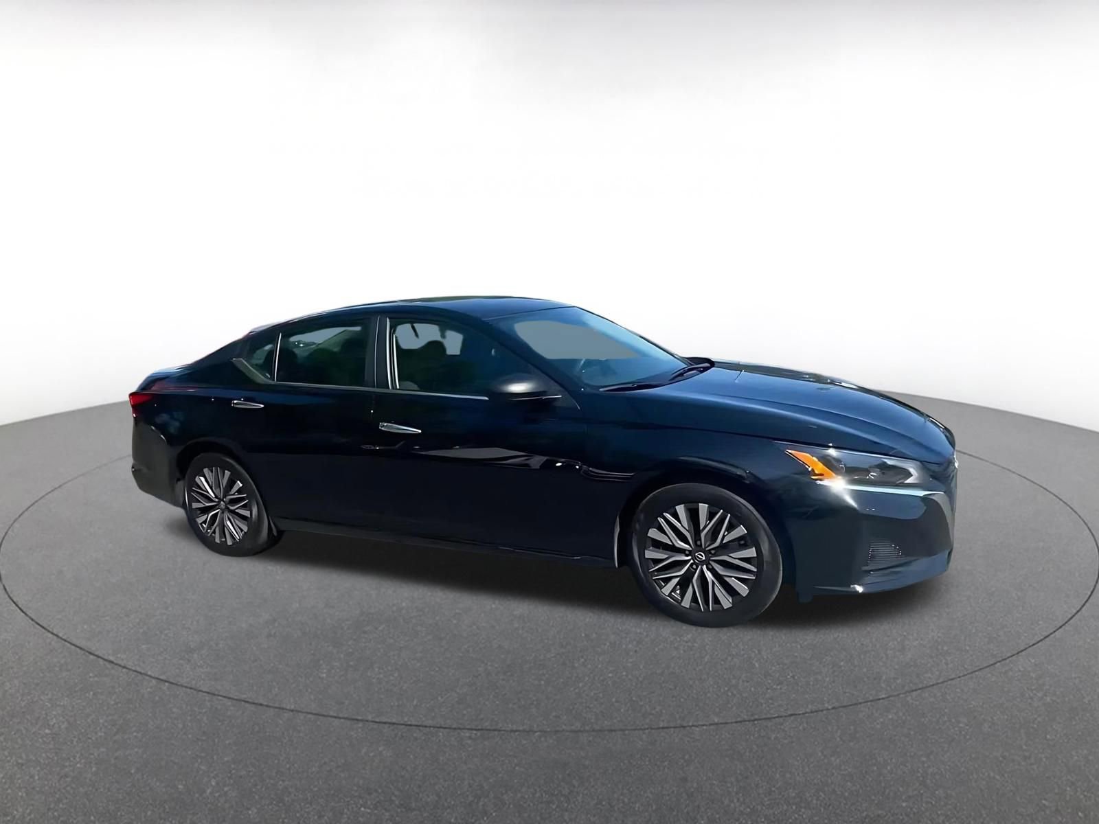 Used 2025 Nissan Altima 2.5 SV video 2