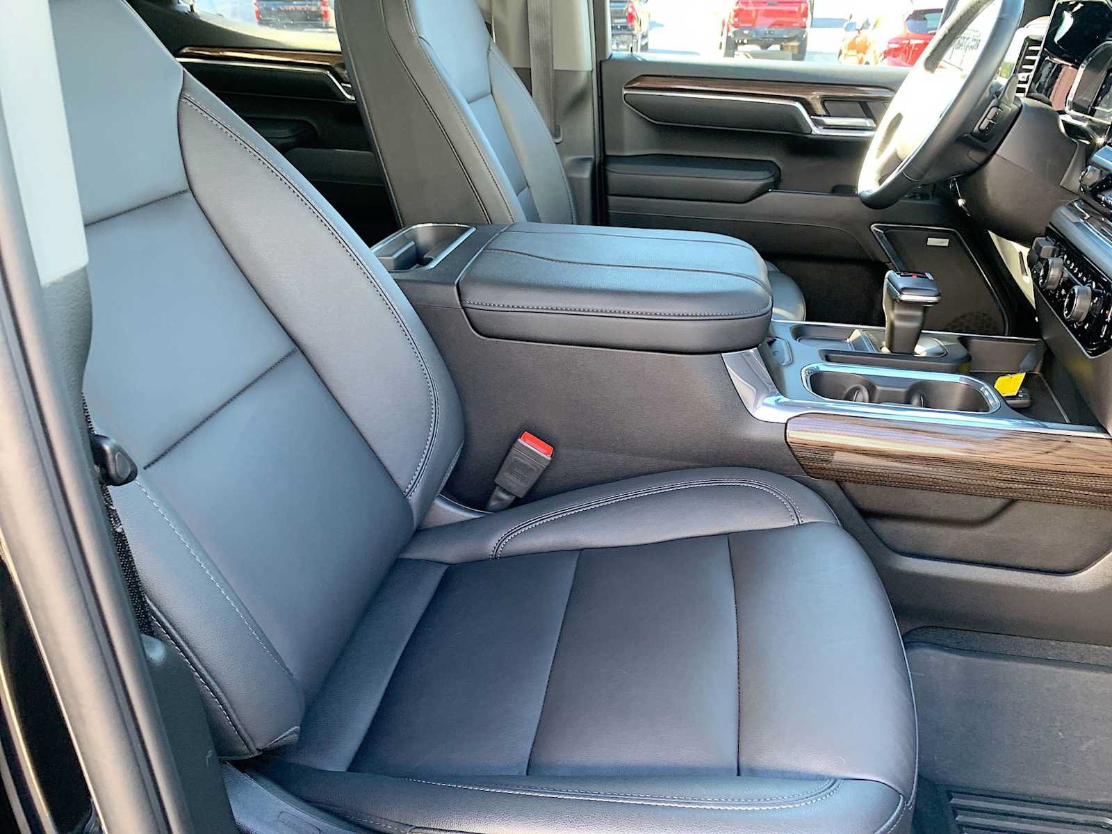 Certified 2025 Chevrolet Silverado 1500 LT Trail Boss w/ Convenience Package II AWD/4WD image 28