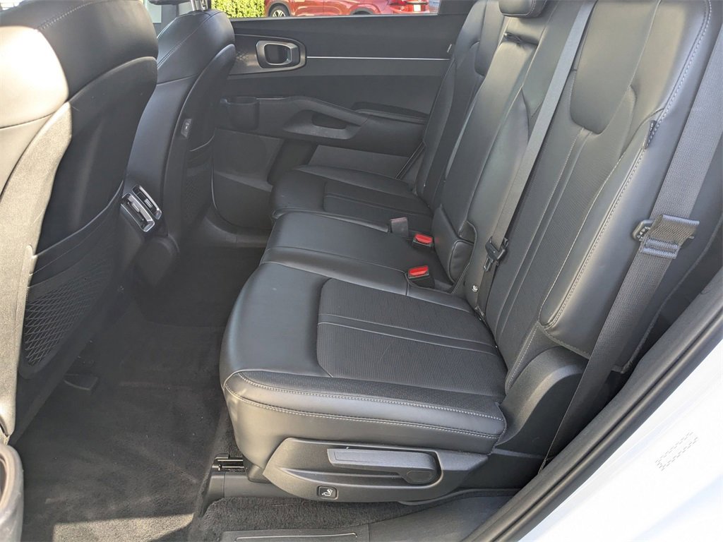 Used 2024 Kia Sorento S image 22