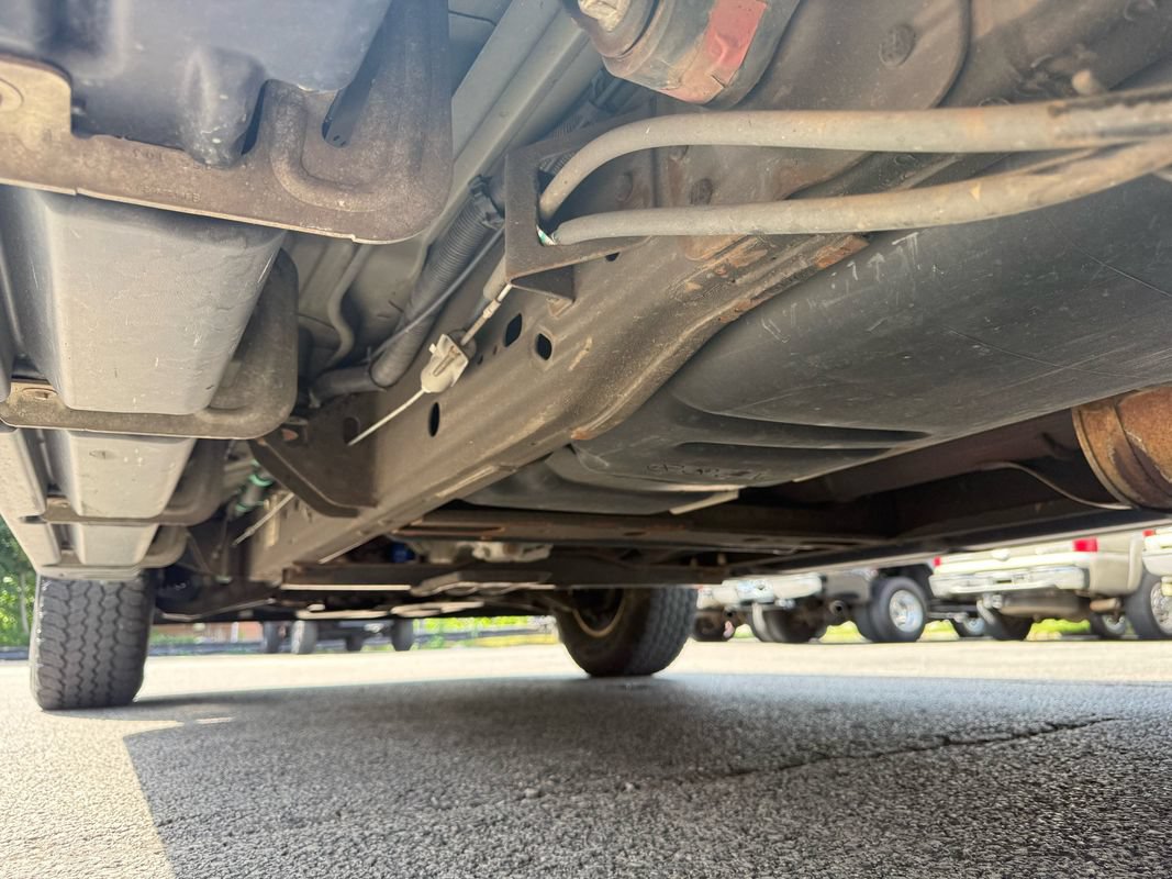 Used 2011 Chevrolet Suburban 2500 LS w/ Skid Plate Package AWD/4WD image 14