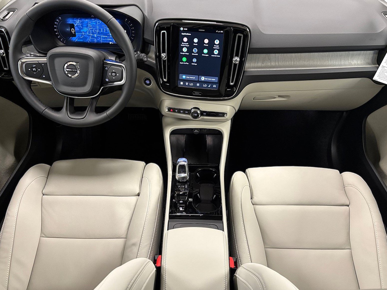 New 2026 Volvo XC40 B5 Plus w/ Protection Package Premier AWD/4WD image 14