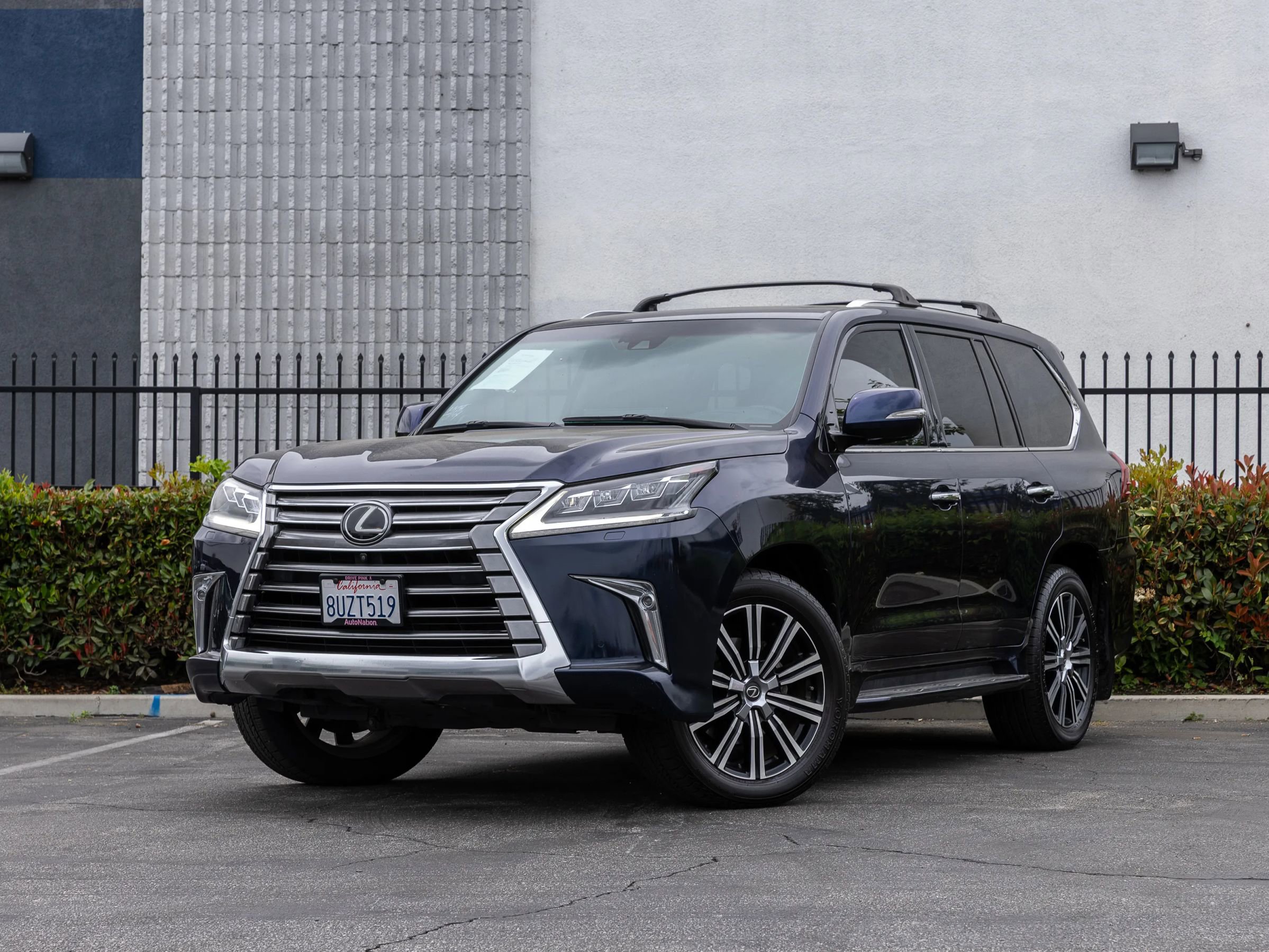 Used 2021 Lexus LX 570 4WD w/ Luxury Package image 7