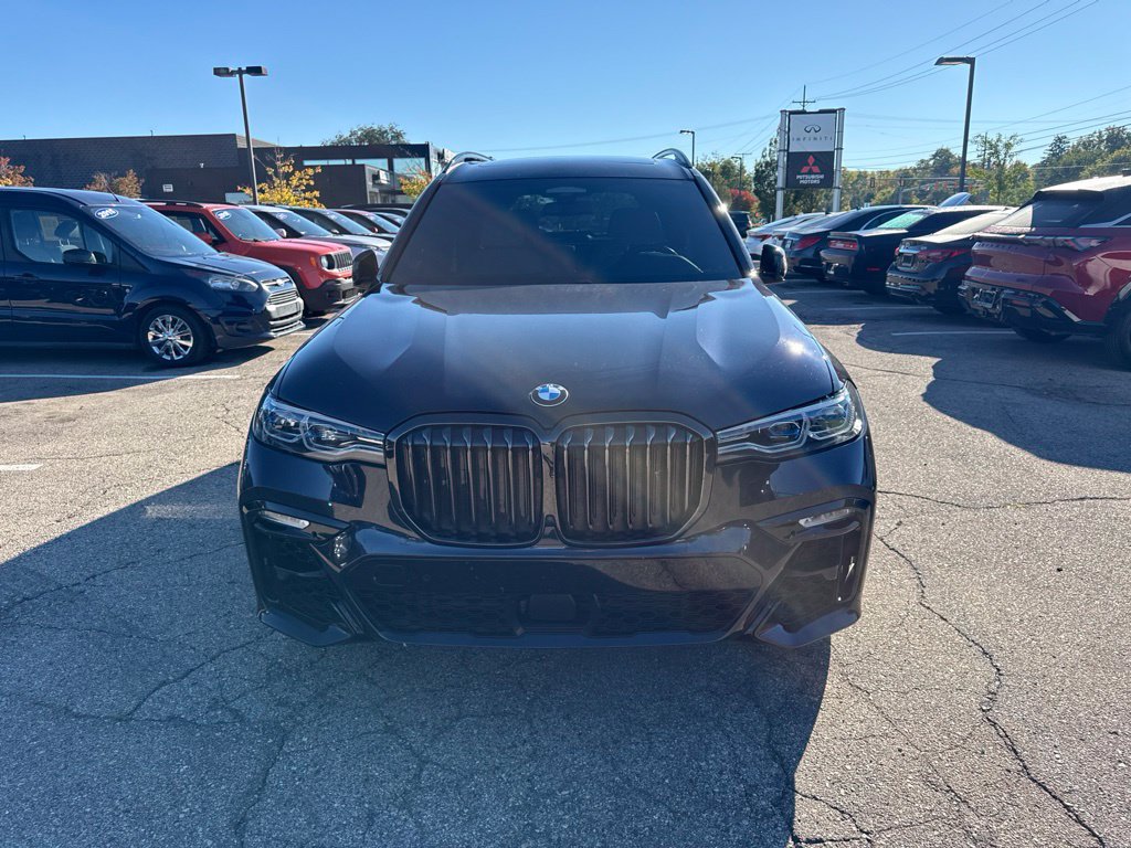 Used 2022 BMW X7 M50i w/ Dynamic Handling Package AWD/4WD image 2
