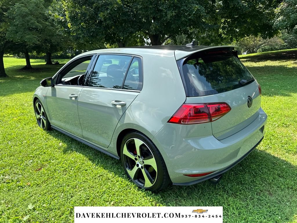 Used 2017 Volkswagen Golf 4-Door FWD image 3