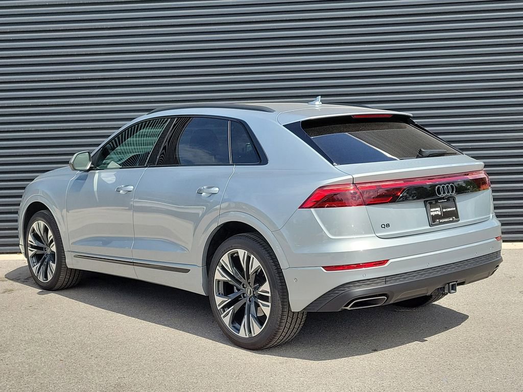 Used 2024 Audi Q8 Premium image 3