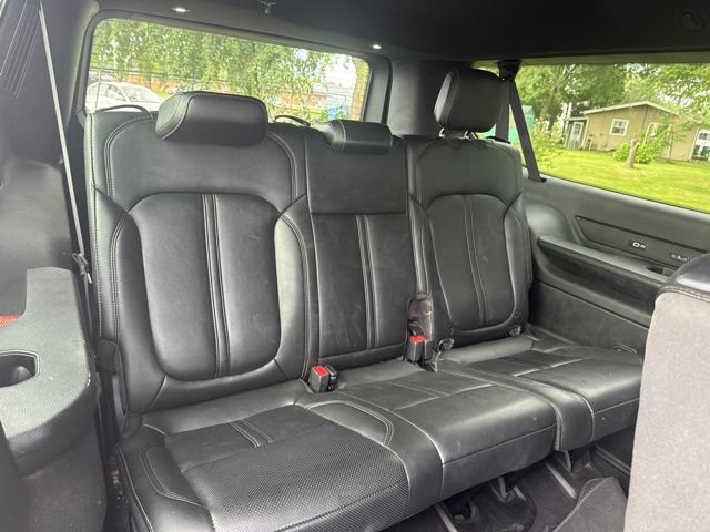 Used 2023 Jeep Wagoneer L Series II AWD/4WD image 15