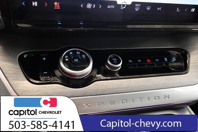 Used 2025 Ford Expedition Platinum w/ Driver's Package AWD/4WD image 23
