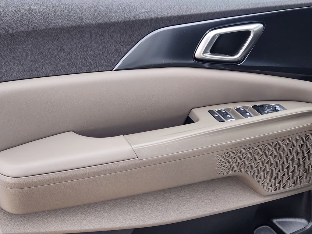 New 2026 Kia Carnival LXS image 6