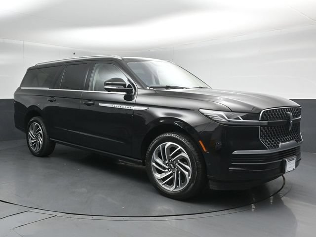 Certified 2025 Lincoln Navigator L Reserve AWD/4WD image 1