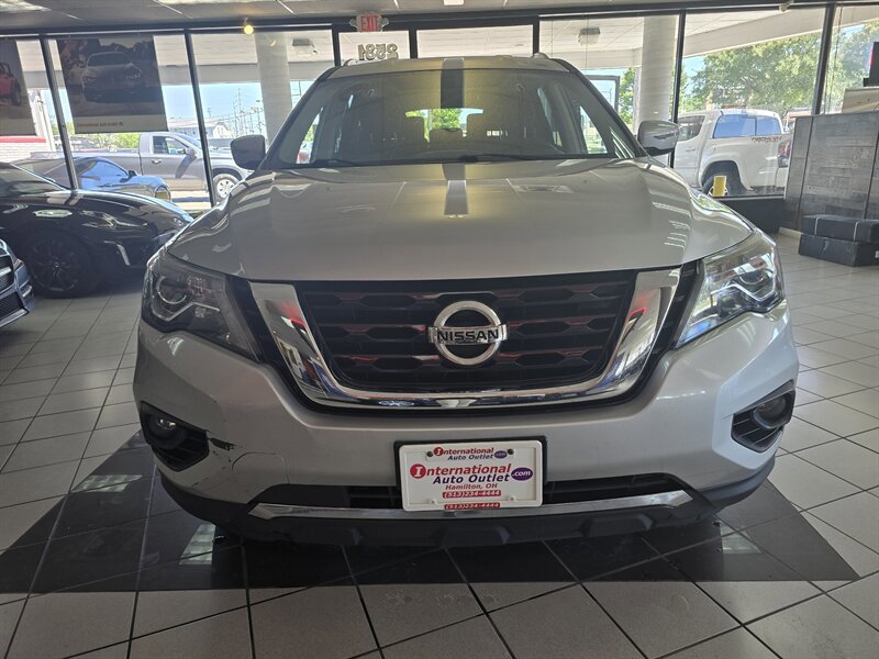 Used 2019 Nissan Pathfinder SV AWD/4WD image 2