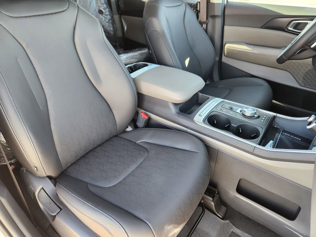 New 2026 Kia Carnival LXS image 13