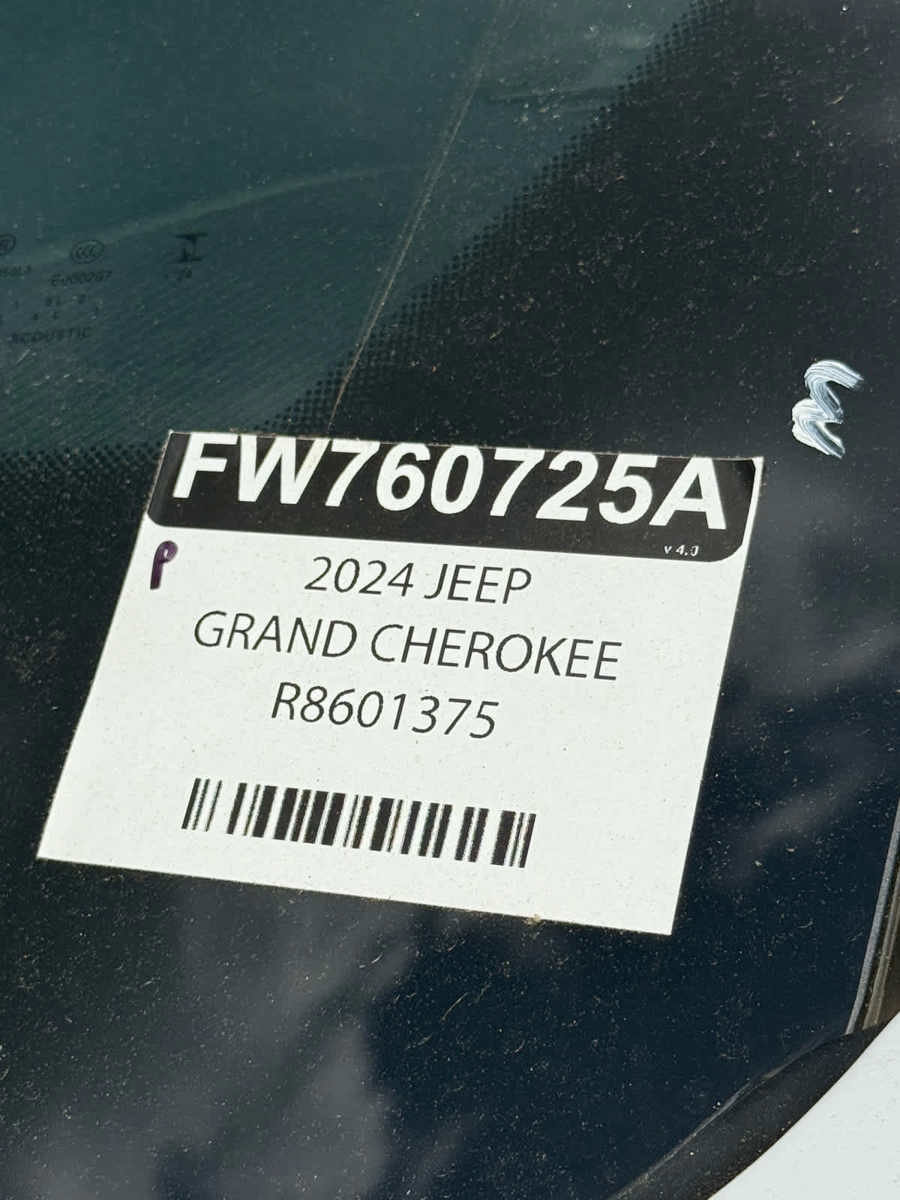 Used 2024 Jeep Grand Cherokee L Laredo w/ Luxury Tech Group I RWD image 30