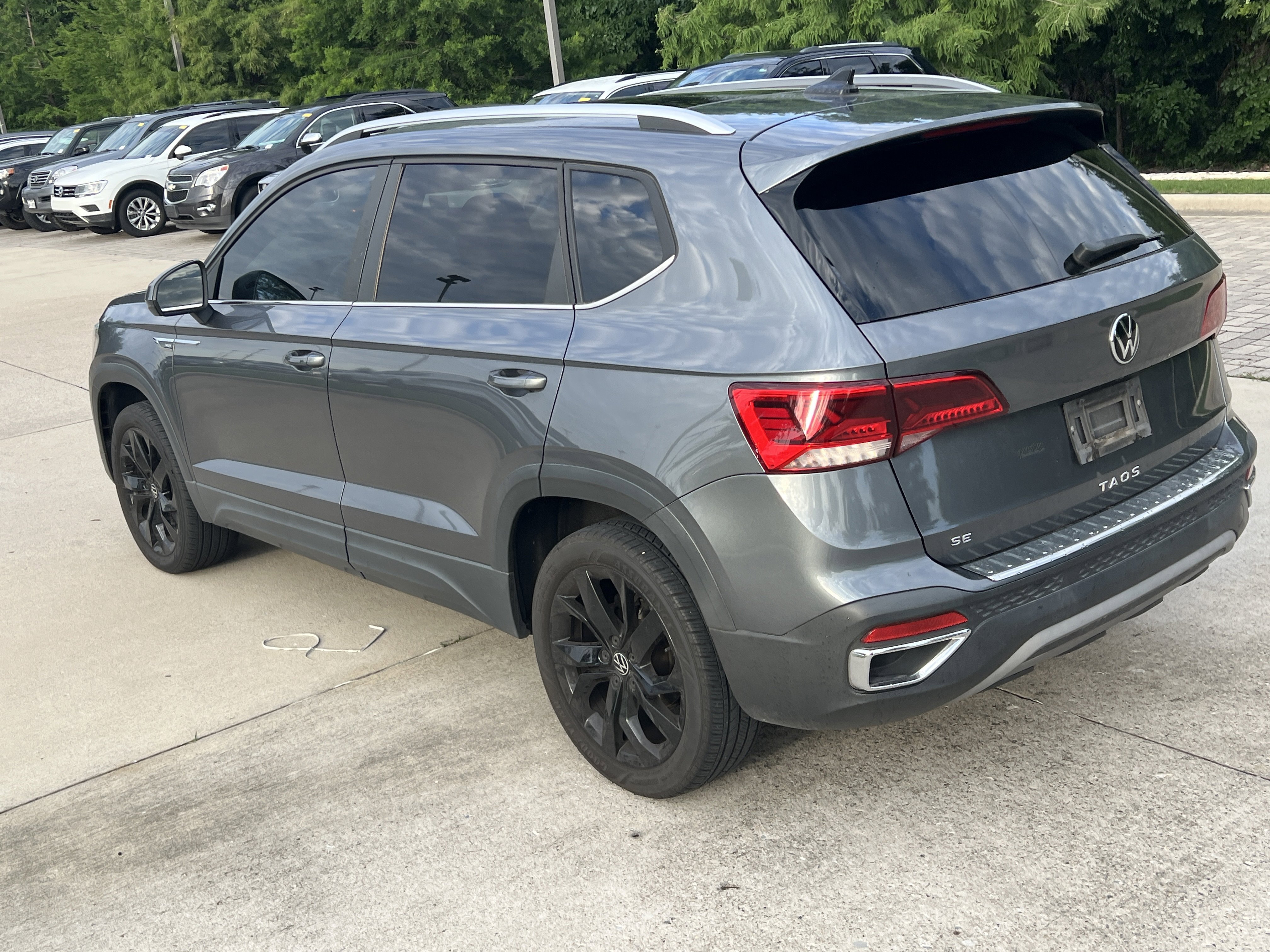 Certified 2023 Volkswagen Taos SE w/ Panoramic Sunroof Package FWD image 8