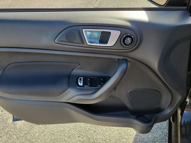 Used 2014 Ford Fiesta SE image 18