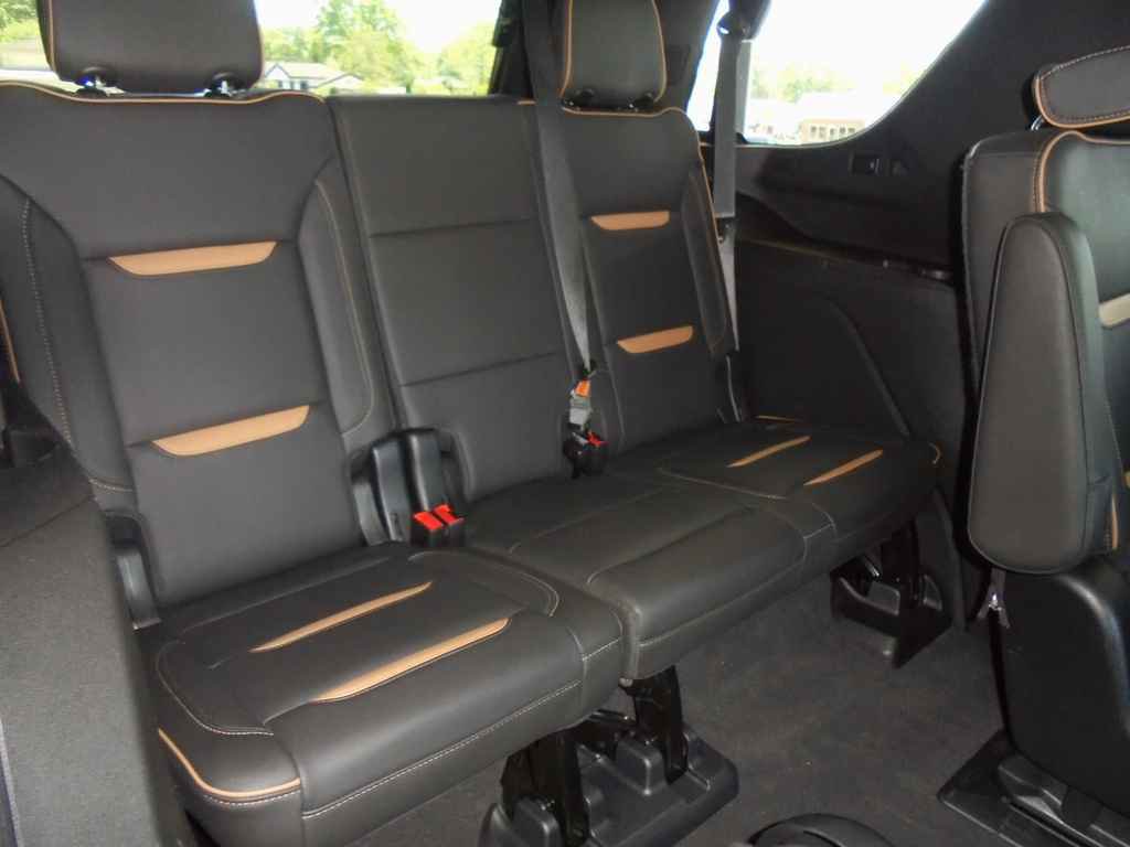 Used 2022 GMC Yukon AT4 AWD/4WD image 11