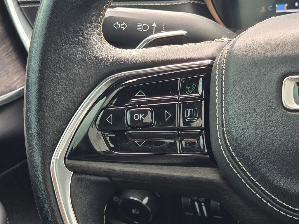 Used 2022 Jeep Grand Cherokee Overland AWD/4WD image 20
