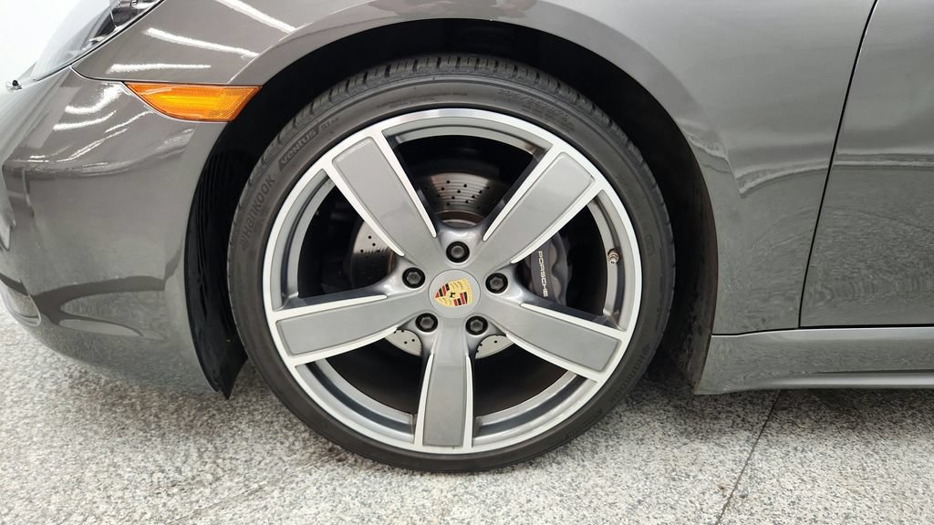 Used 2022 Porsche 718 Boxster RWD image 15