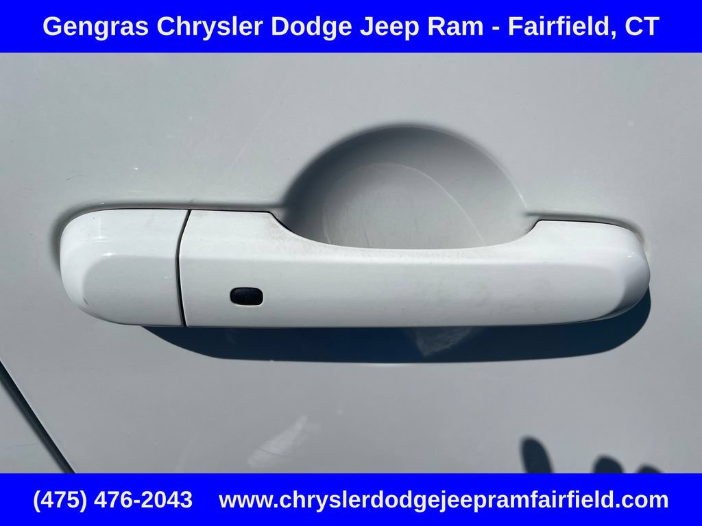 Used 2017 Jeep Renegade Altitude AWD/4WD image 11