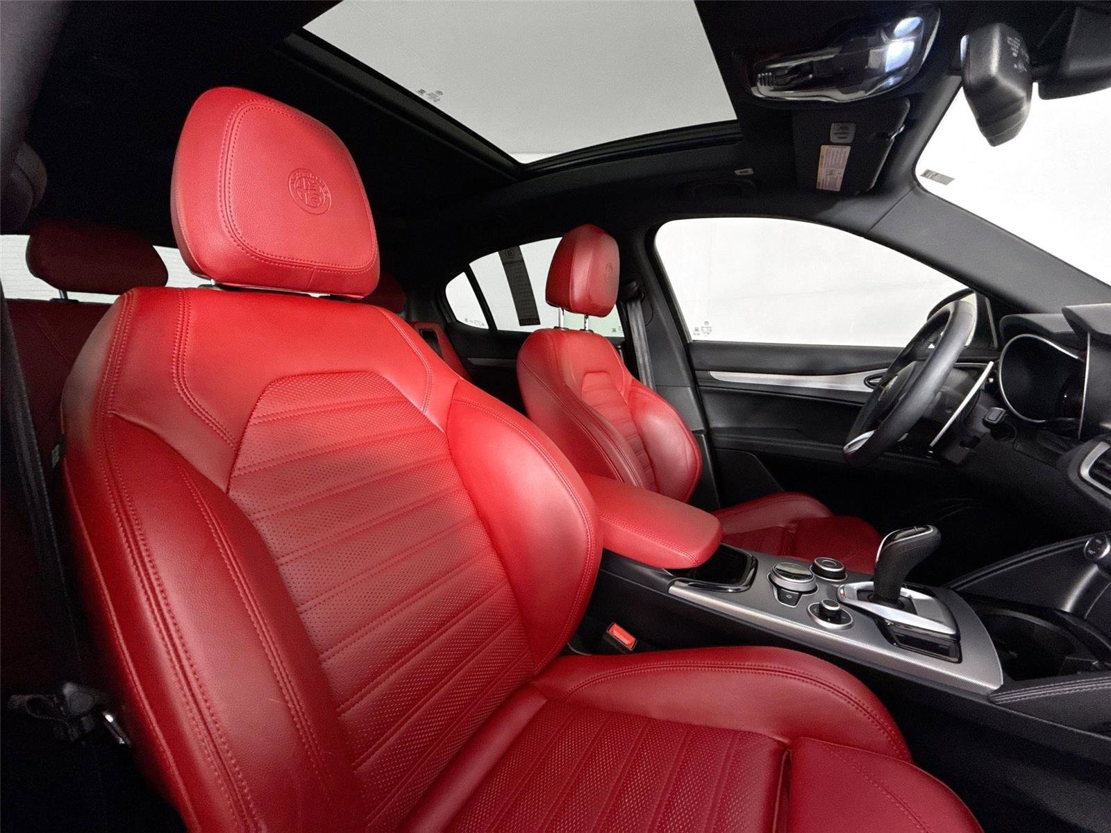 Used 2024 Alfa Romeo Stelvio Veloce image 44