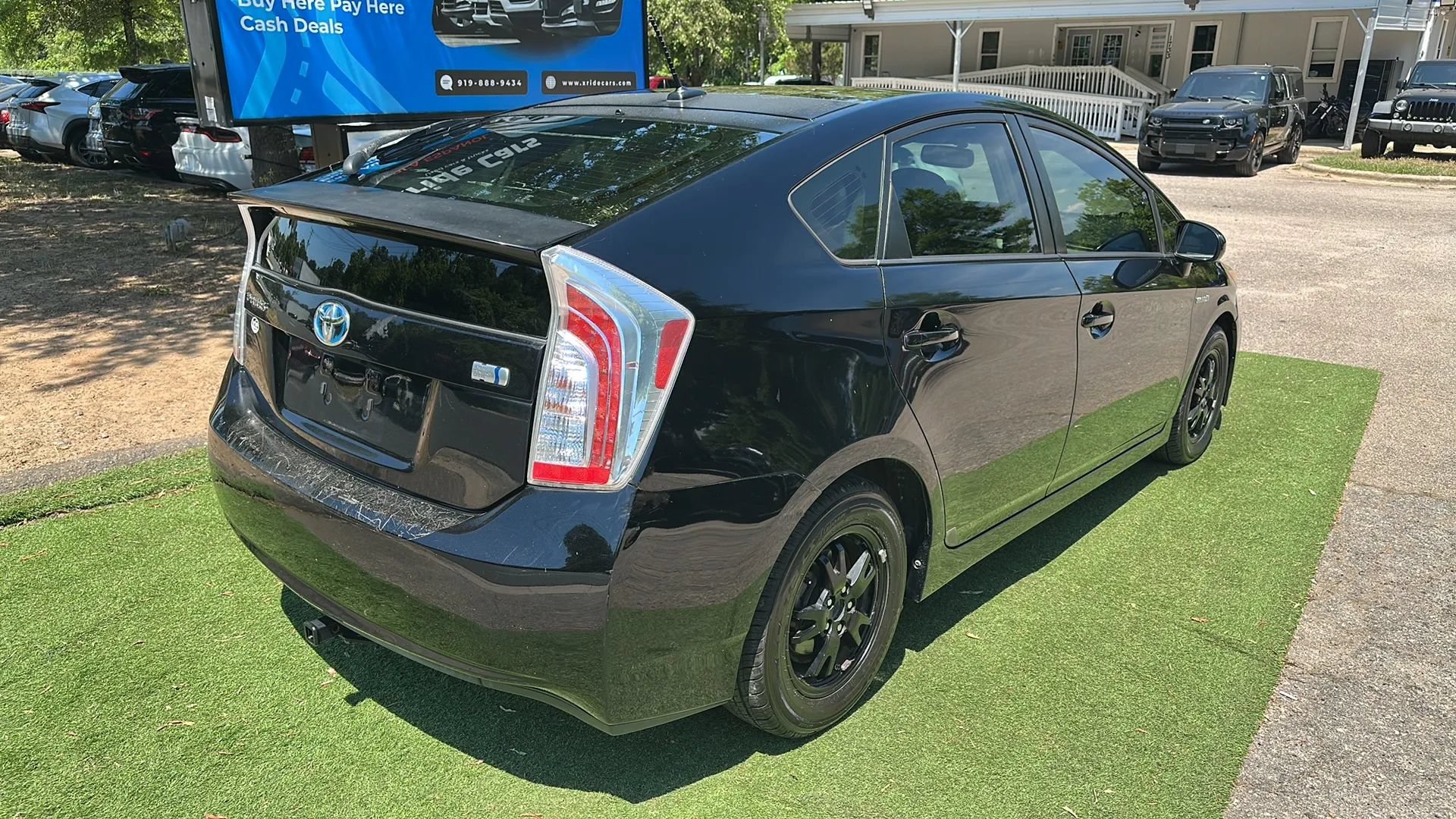 Used 2014 Toyota Prius Four w/ Solar Roof Package FWD image 8