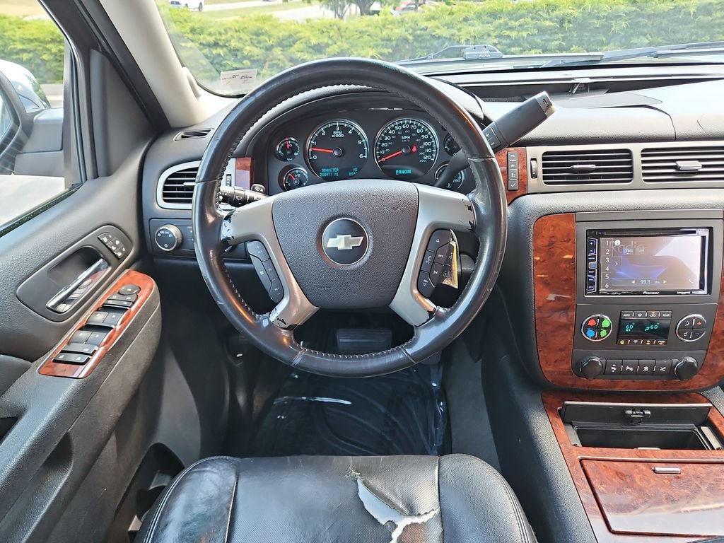 Used 2010 Chevrolet Suburban LTZ AWD/4WD image 14