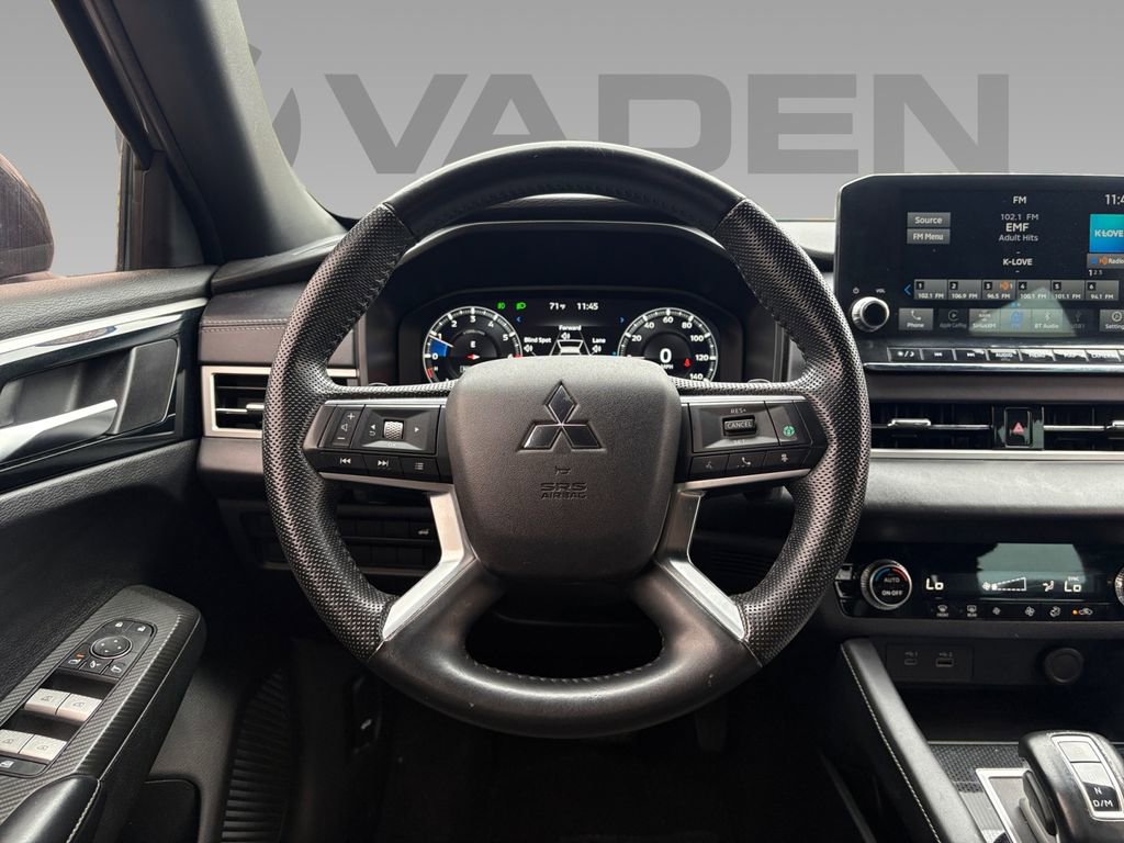 Used 2023 Mitsubishi Outlander SE Black Edition image 11