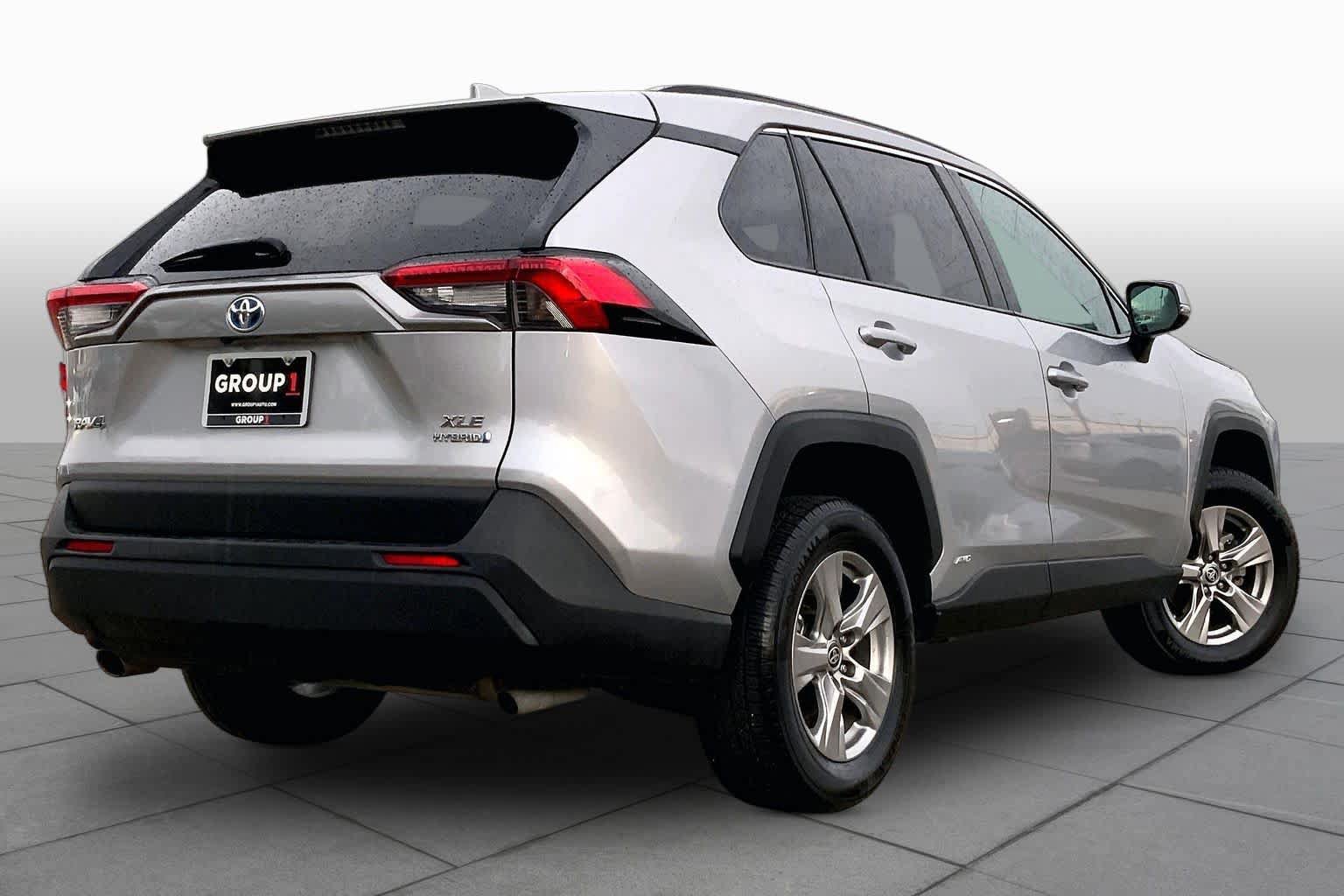 Used 2024 Toyota RAV4 XLE AWD/4WD image 25