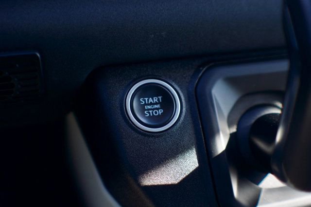 Used 2020 Land Rover Defender 110 SE image 27