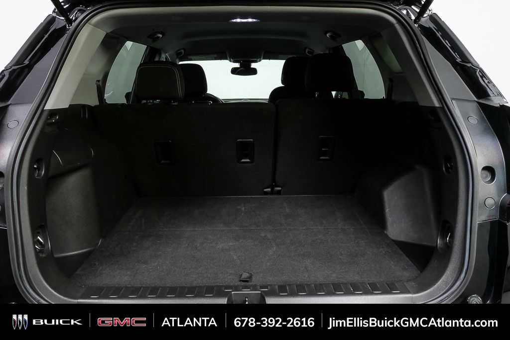 Used 2024 GMC Terrain SLE image 28