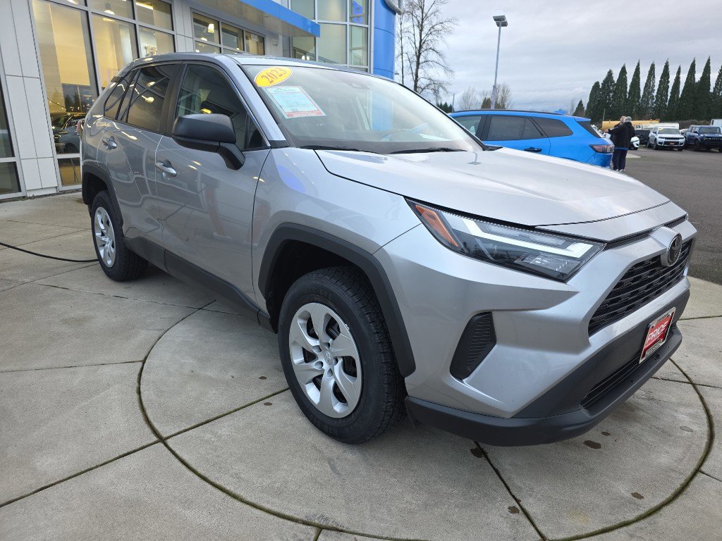 Used 2023 Toyota RAV4 LE image 9
