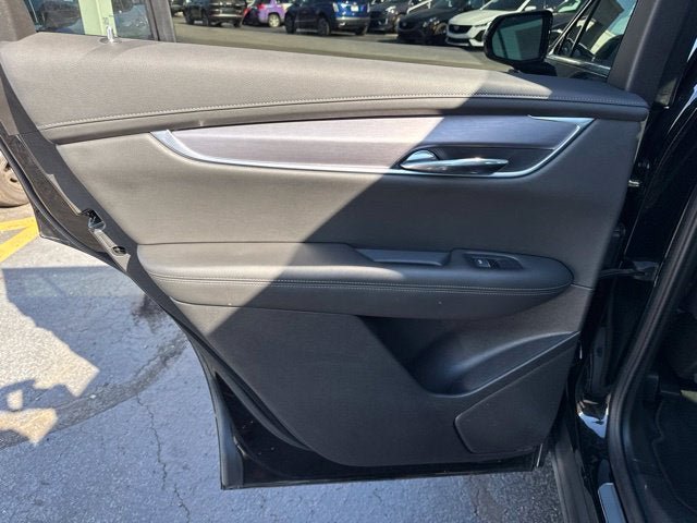 Used 2025 Cadillac XT6 Luxury FWD image 17