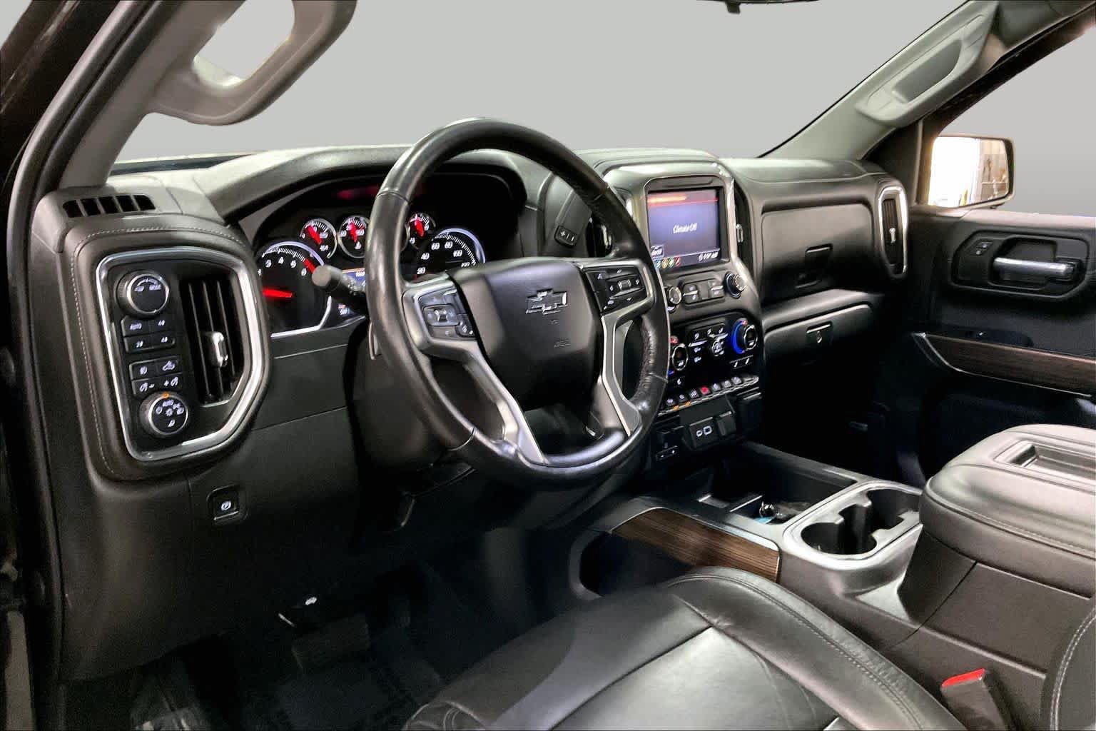 Used 2020 Chevrolet Silverado 1500 LT Trail Boss w/ Midnight Edition AWD/4WD image 18