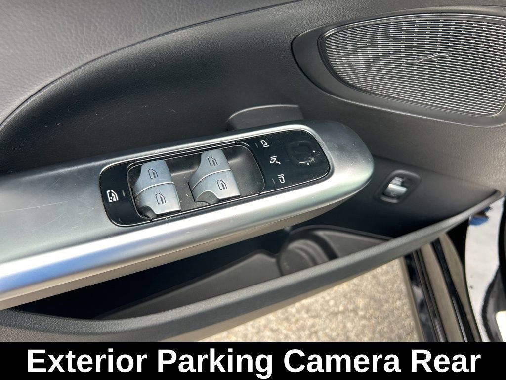 Used 2025 Mercedes-Benz C 300 Sedan image 34