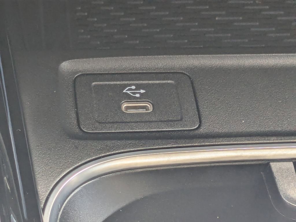 Certified 2025 Mercedes-Benz GLA 250 image 9