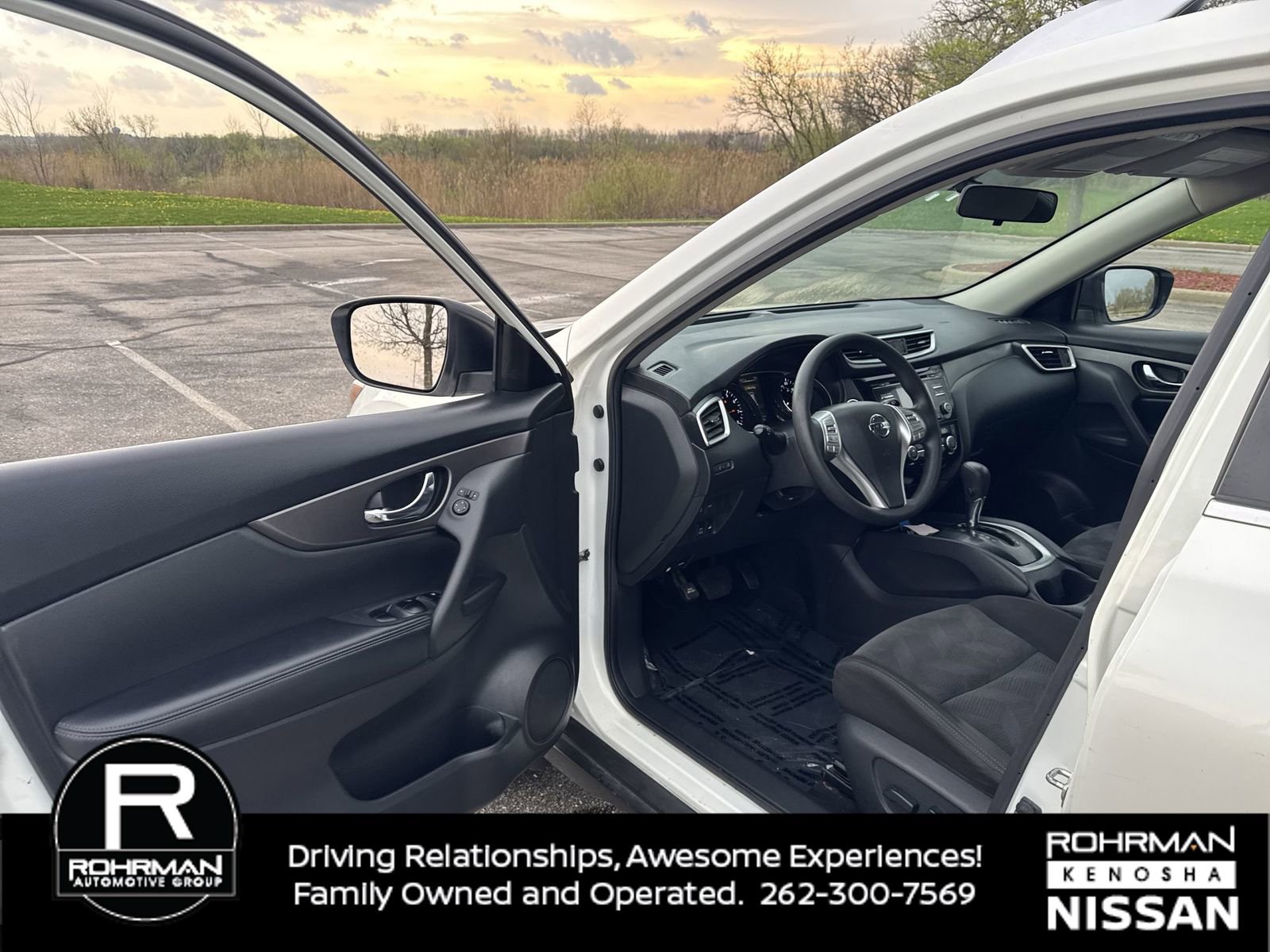 Used 2016 Nissan Rogue SV image 10