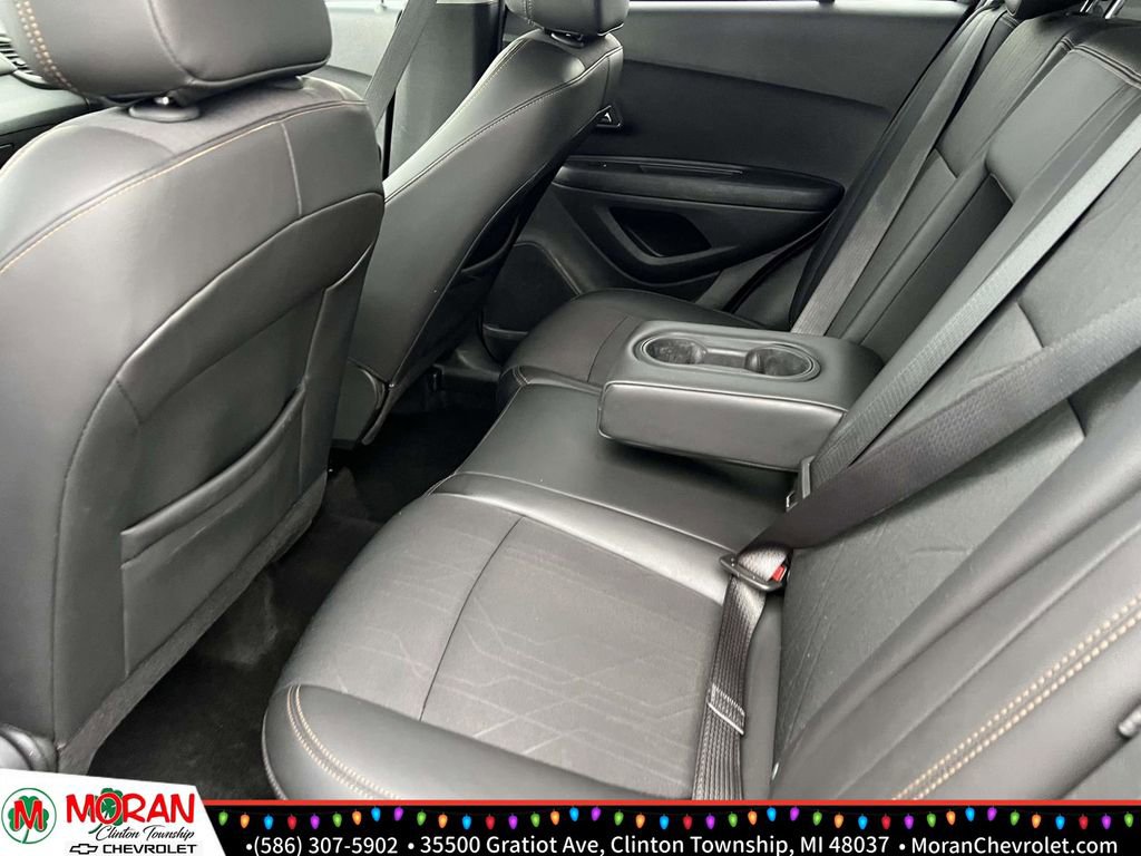 Certified 2022 Chevrolet Trax LT w/ LT Convenience Package image 12