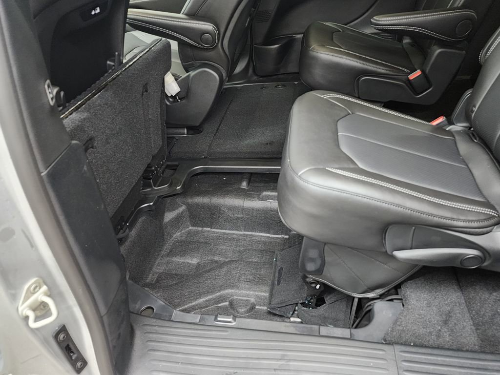 New 2026 Chrysler Pacifica Select w/ S Appearance Package image 35