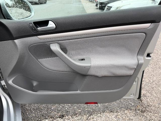 Used 2008 Volkswagen Rabbit S image 30