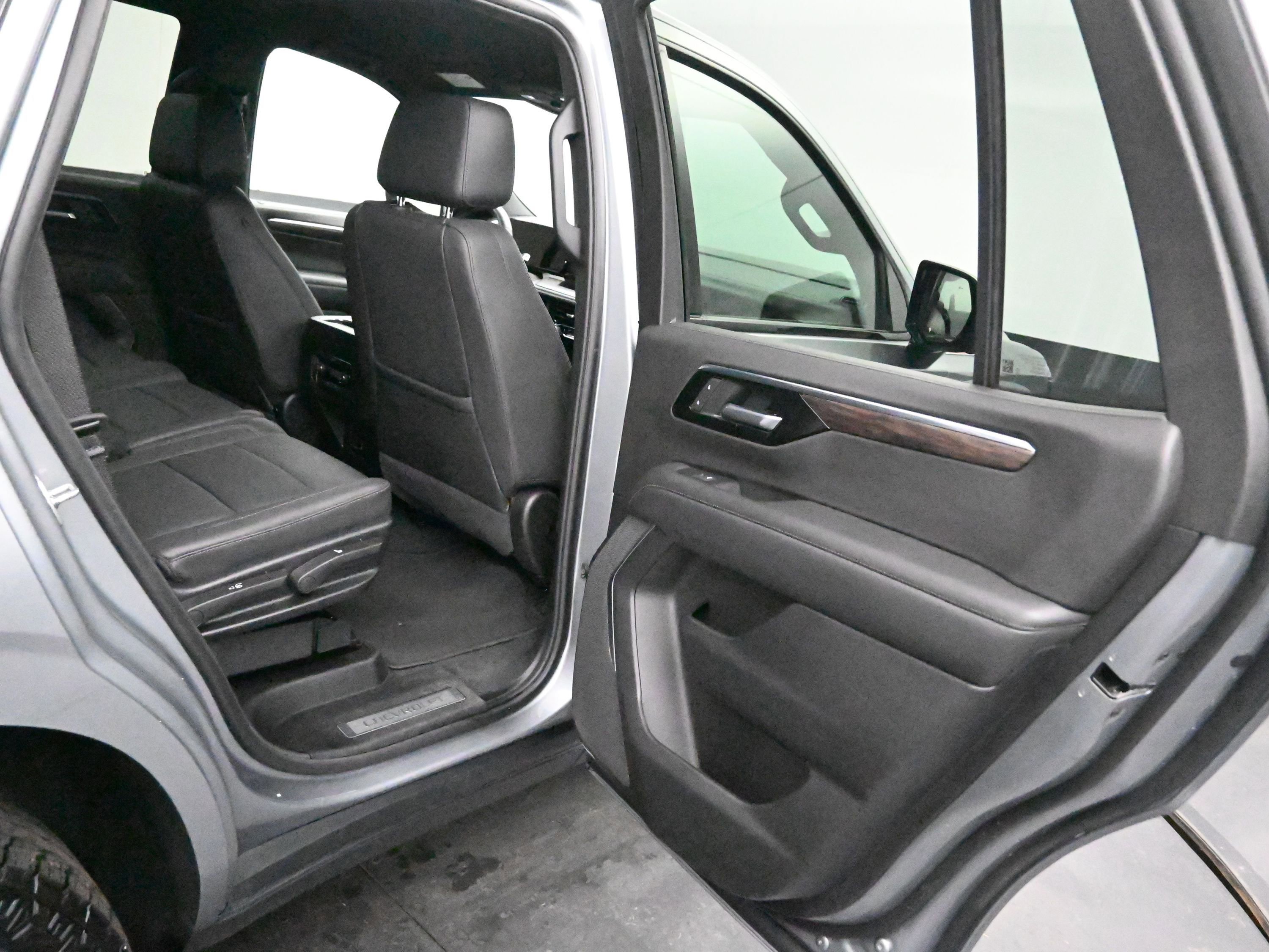 Certified 2025 Chevrolet Tahoe Z71 image 12