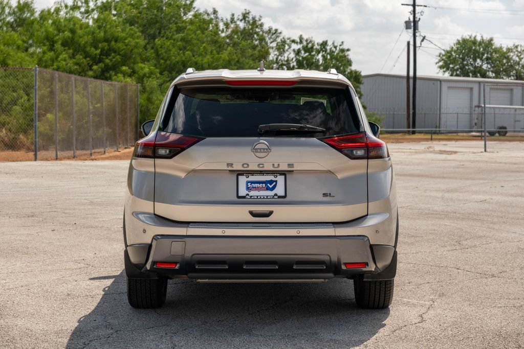 Used 2024 Nissan Rogue SL FWD image 7